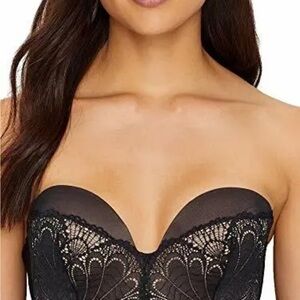 Wonderbra Women's Refined Underwire Push-up Bra, Black, 38B